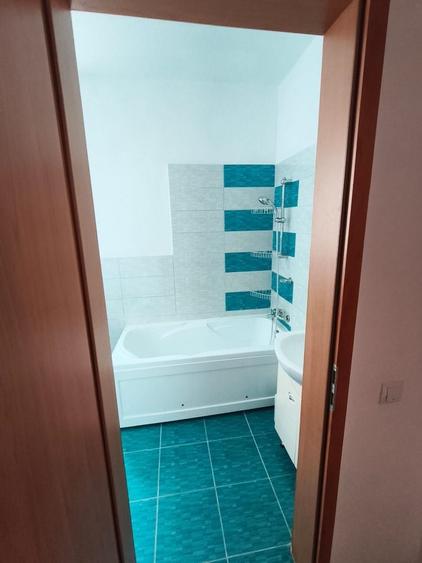 Apartament cu 2 camere semidecomandat în Sub Arini