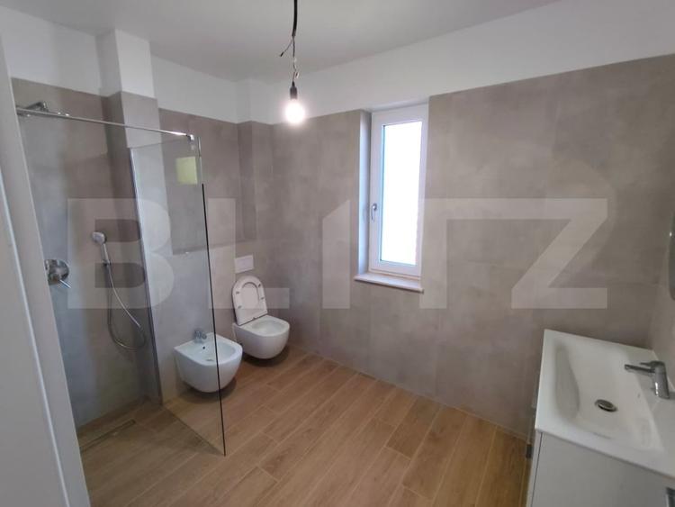Casă individuală cu 4 camere cu Canalizare în Breazu