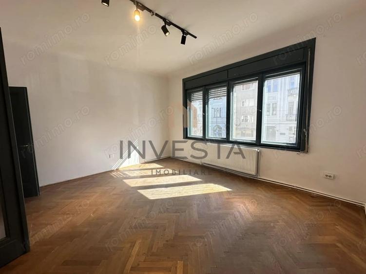 Apartament cu 4 camere decomandat în Ultracentral