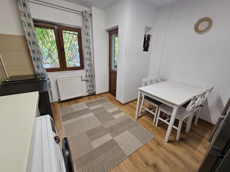 Apartament cu 2 camere decomandat, mobilat în 13 Septembrie