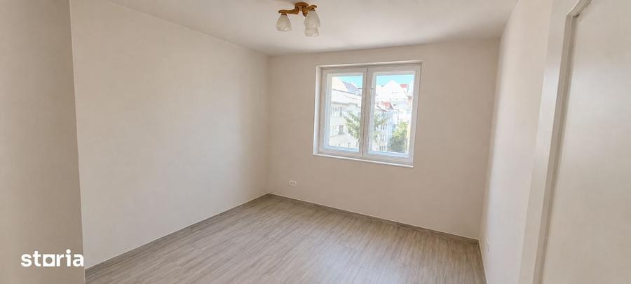 Apartament cu 8 camere în Central