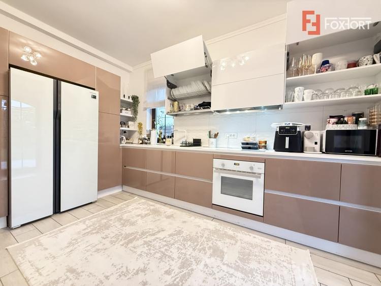 Duplex cu 5 camere cu Canalizare în Aradului