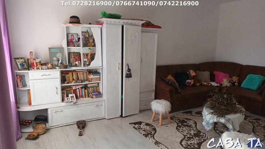 Casă individuală cu 5 camere cu Teren 3424 Mp în Central
