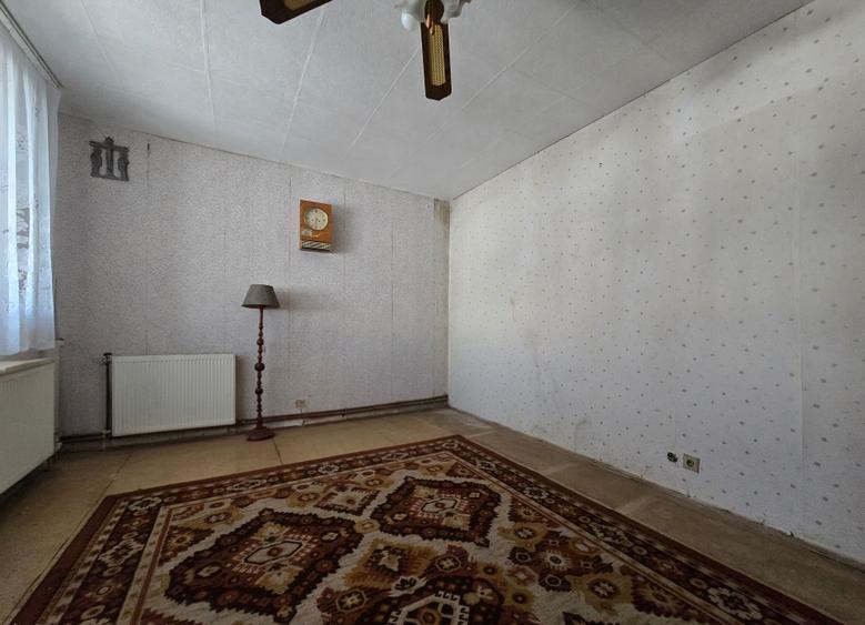 Apartament cu 3 camere decomandat în Drumul Taberei