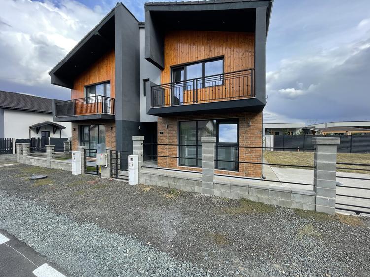 Duplex cu 3 camere cu Canalizare în Moșnița Nouă
