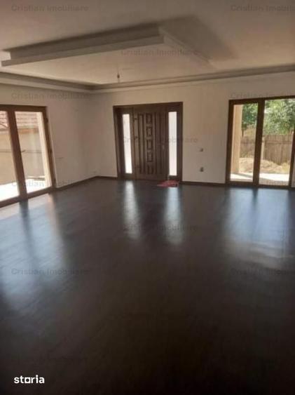 Casă cu 5 camere cu Teren 470 Mp în Brăilița