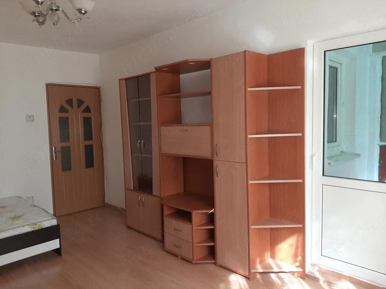Garsonieră decomandată în Colentina