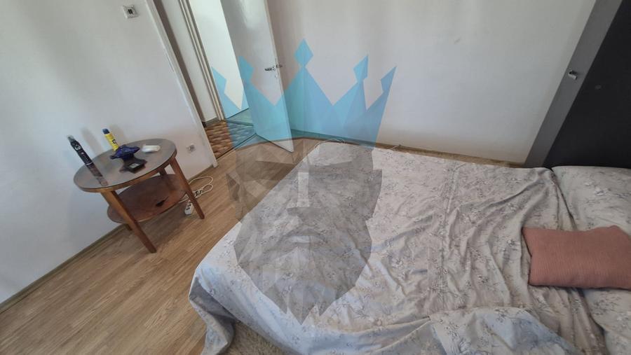 Apartament cu 3 camere decomandat, mobilat în P-ța Unirii