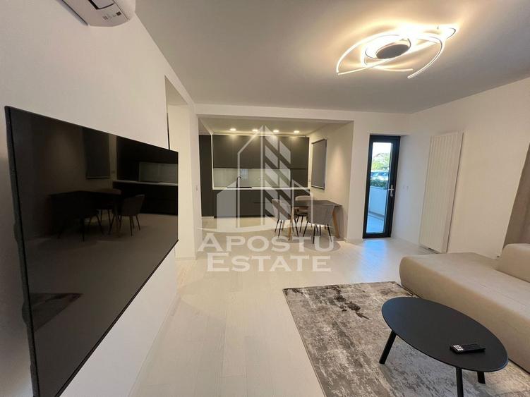 Apartament cu 3 camere nedecomandat, mobilat în Dumbrăvița