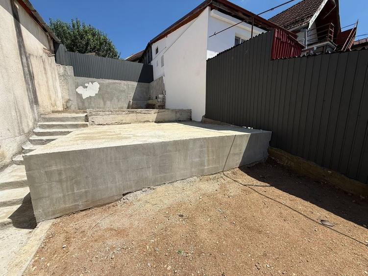 Apartament cu 2 camere semidecomandat în Brașovul Vechi