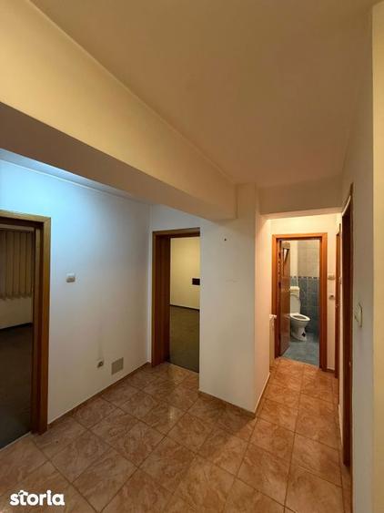 Apartament cu 3 camere în Decebal