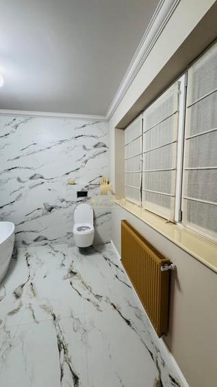 Apartament cu 4 camere decomandat în Pipera