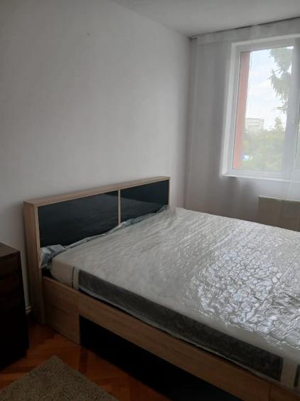 Apartament cu 3 camere decomandat, mobilat în Gării