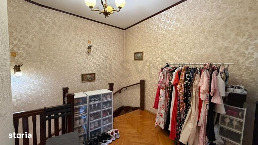 Casă cu 4 camere în Polonă