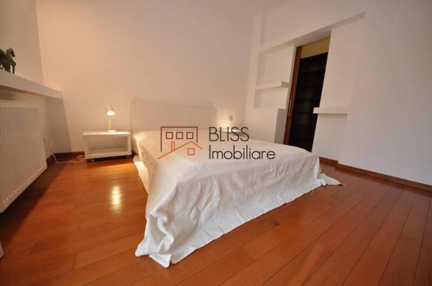Apartament cu 3 camere decomandat în Victoriei