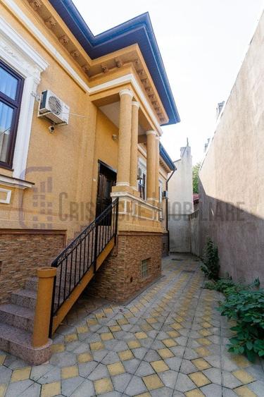 Casă individuală cu 12 camere cu Canalizare în Pache Protopopescu