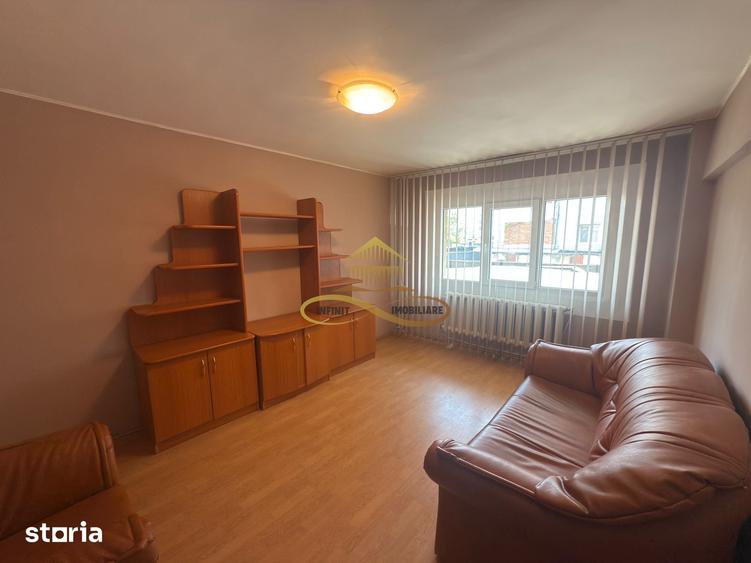 Apartament cu 3 camere decomandat în Dofteana