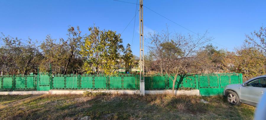 Casă cu 4 camere în Ghiocel