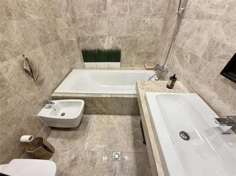 Apartament cu 3 camere decomandat, mobilat în Herăstrău