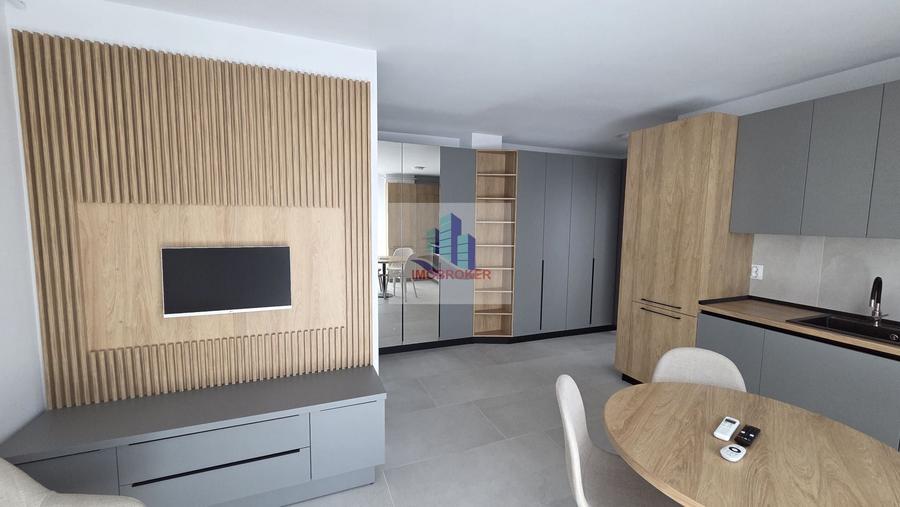 Apartament cu 2 camere semidecomandat, mobilat în Florești