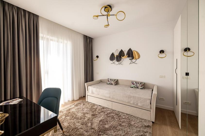 Apartament cu 4 camere decomandat în Băneasa