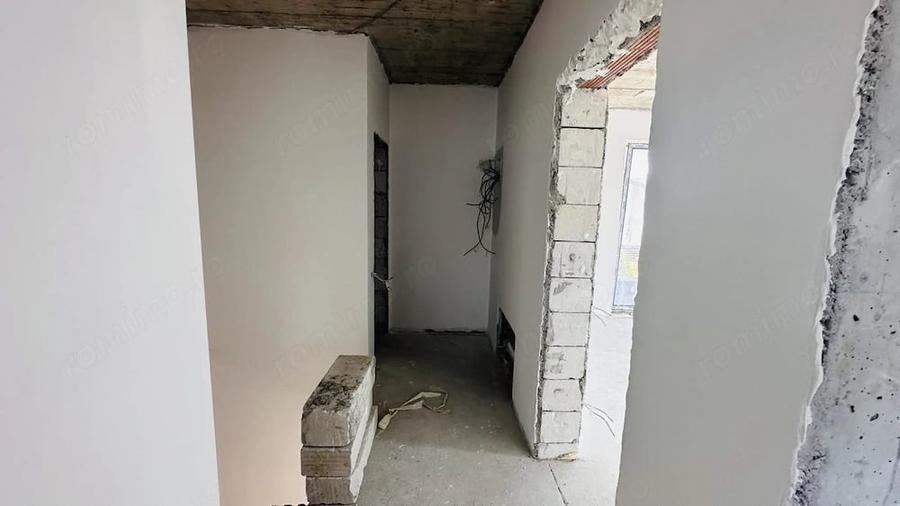 Casă cu 7 camere cu Teren 225 Mp în Chiajna