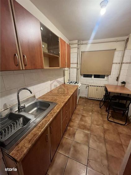 Apartament cu 2 camere decomandat în Tei