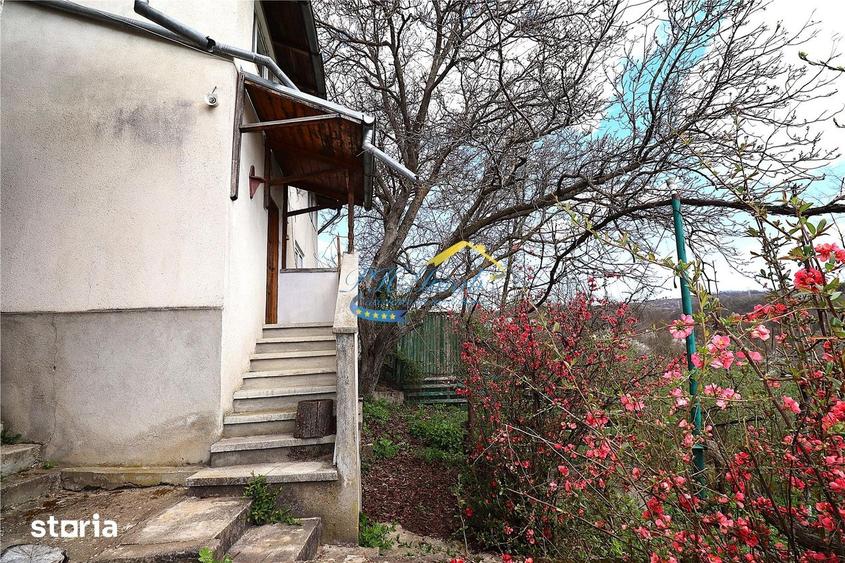 Apartament cu 3 camere în Podul Vadului