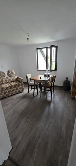 Casă cu 5 camere cu Garaj în Văleni-Dâmbovița