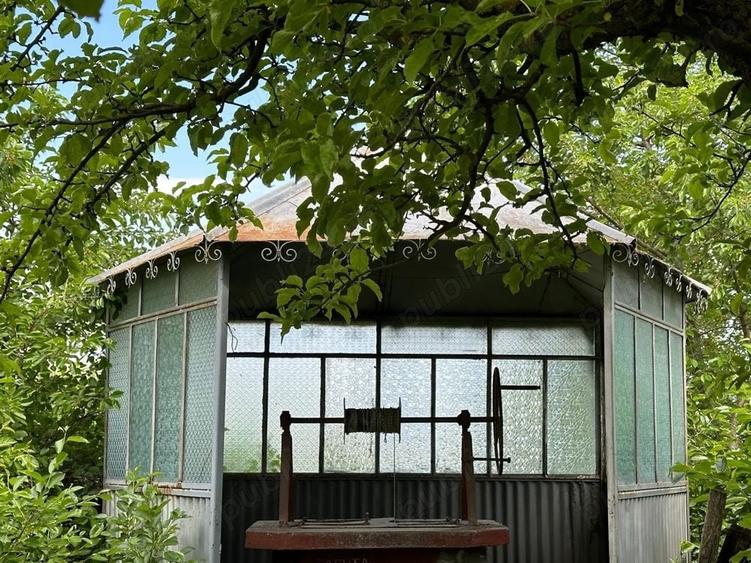 Casă cu 5 camere cu Teren 5000 Mp în Central