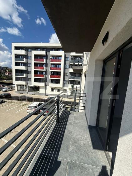 Apartament cu 3 camere decomandat în Vișani