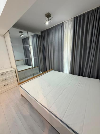 Apartament cu 4 camere decomandat în Politehnica
