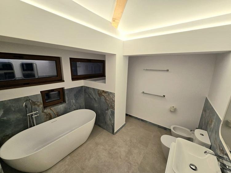 Casă individuală cu 5 camere cu Canalizare în Corbeanca
