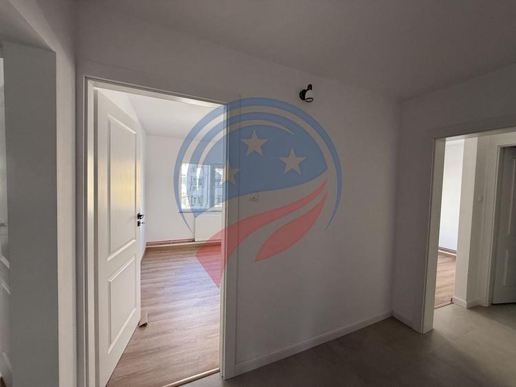Apartament cu 4 camere decomandat în 1 Mai