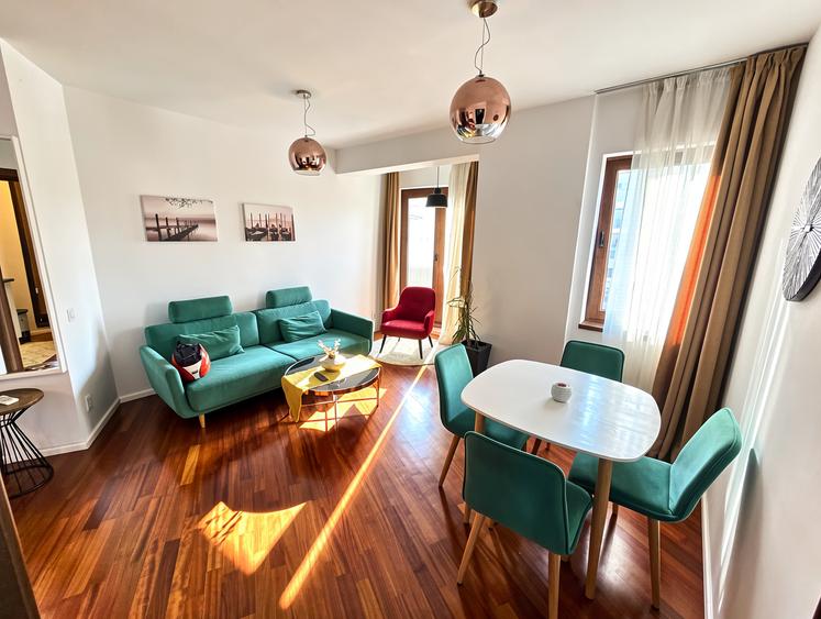 Apartament cu 2 camere decomandat în Universitate
