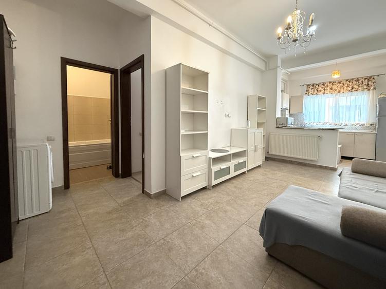 Apartament cu 2 camere semidecomandat, mobilat în Apărătorii Patriei