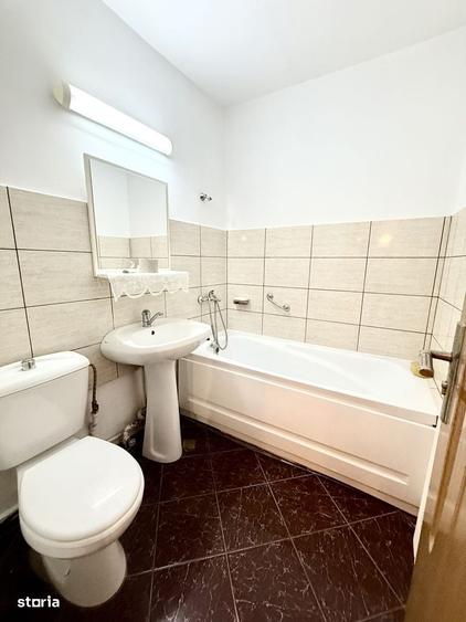 Apartament cu 3 camere semidecomandat în Gării