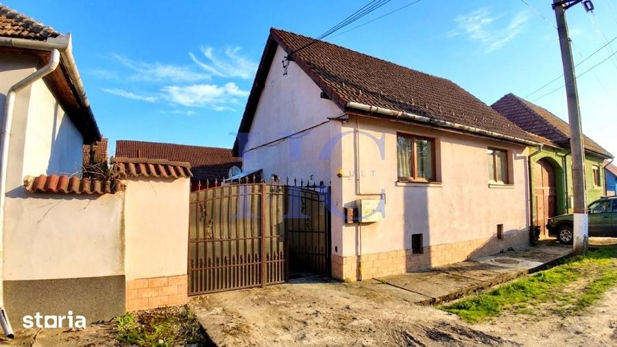 Casă cu 4 camere cu Teren 1622 Mp în Central