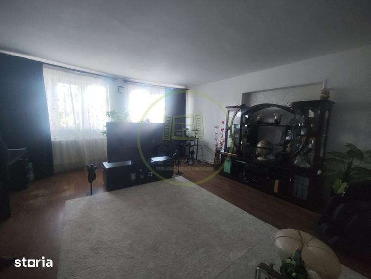Casă cu 4 camere cu Teren 397 Mp în George Enescu
