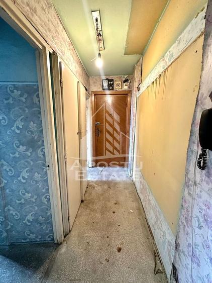 Apartament cu 3 camere semidecomandat în Șagului