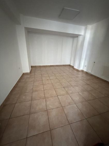 Spațiu comercial, de 72 mp, în Dallas