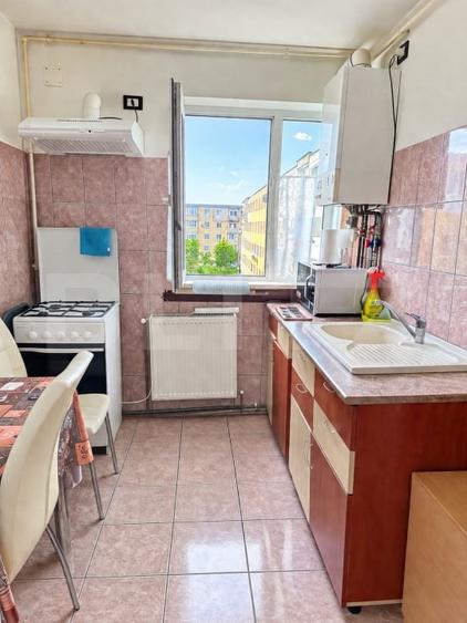 Apartament cu 2 camere semidecomandat, mobilat în Nord-Est