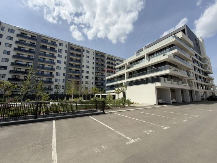 Apartament cu 3 camere semidecomandat în Nord