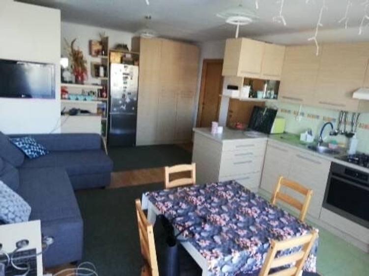 Apartament cu 2 camere semidecomandat în Florești