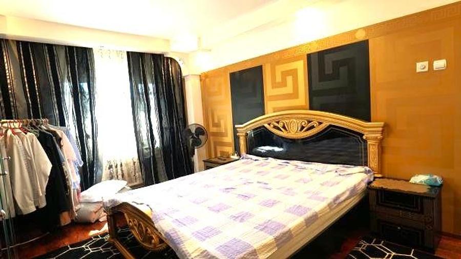 Apartament cu 3 camere decomandat în Micro 11