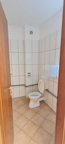 Spațiu comercial, de 400 mp, în Central