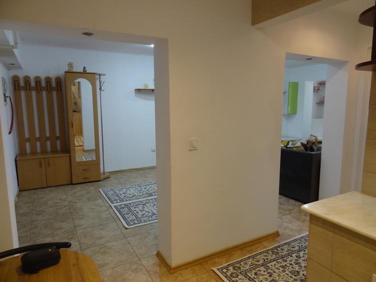 Apartament cu 2 camere decomandat în Abator