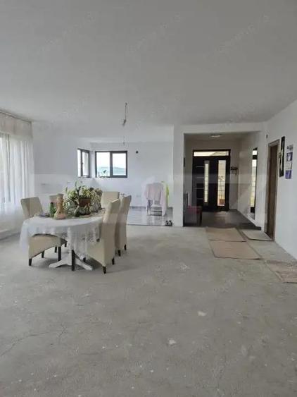 Casă cu 4 camere cu Teren 1399 Mp în Ernei