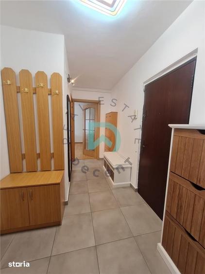 Apartament cu 2 camere decomandat, mobilat în Valea Cetății