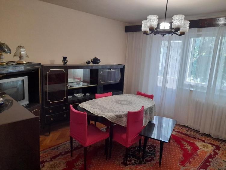 Apartament cu 3 camere decomandat în Progresul